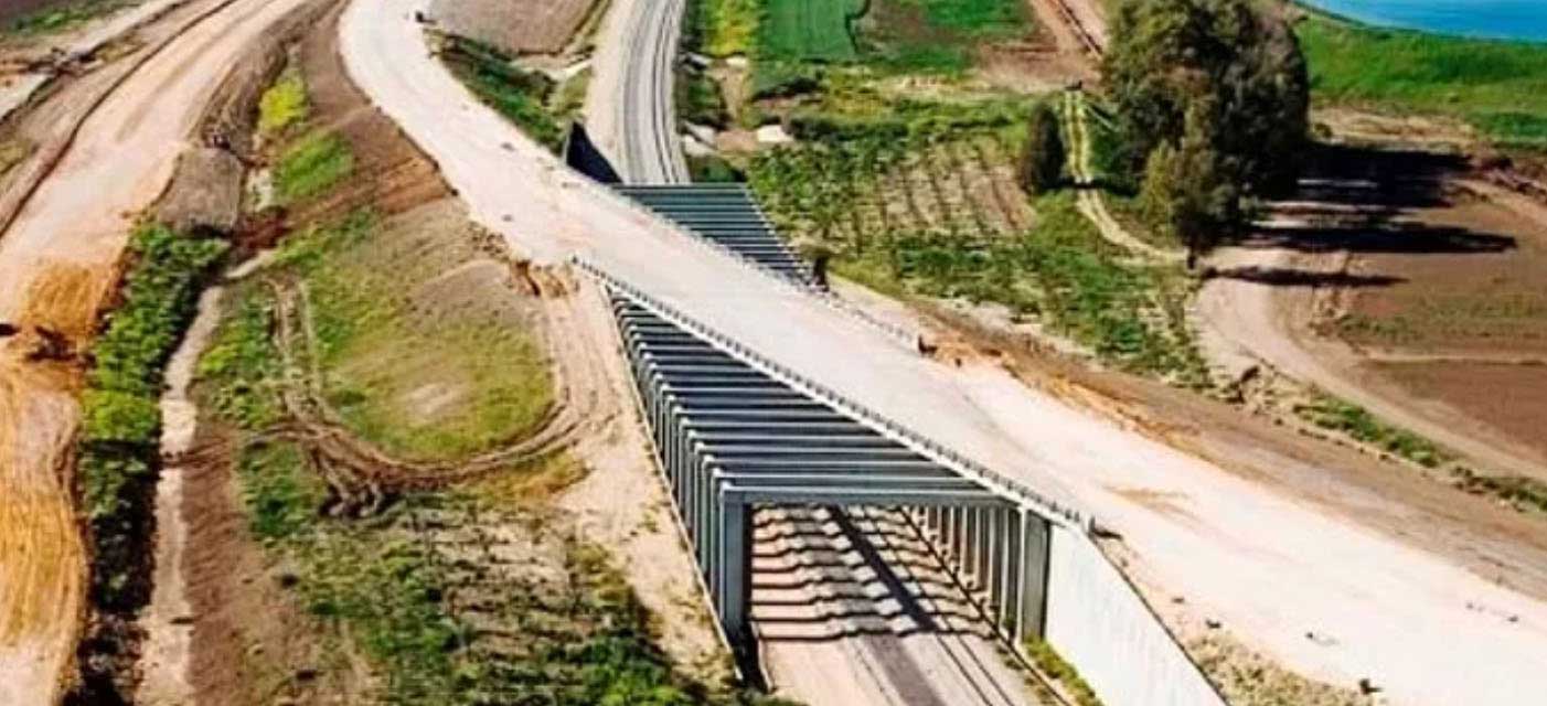 גשר במעבר מעל רכבת נען-ב"ש בקטע 19 של כביש חוצה ישראל