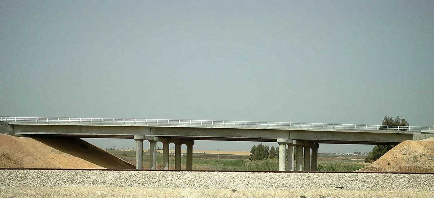 גשר דרך בחציית נחל תמנה – כביש חוצה ישראל מסלול לדרום